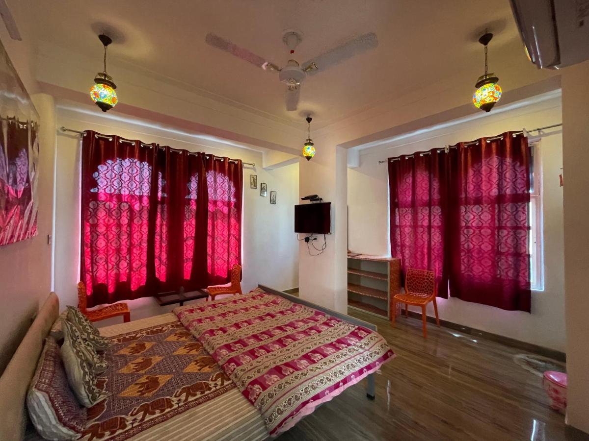 Boraj Haveli Guest House ウダイプル エクステリア 写真