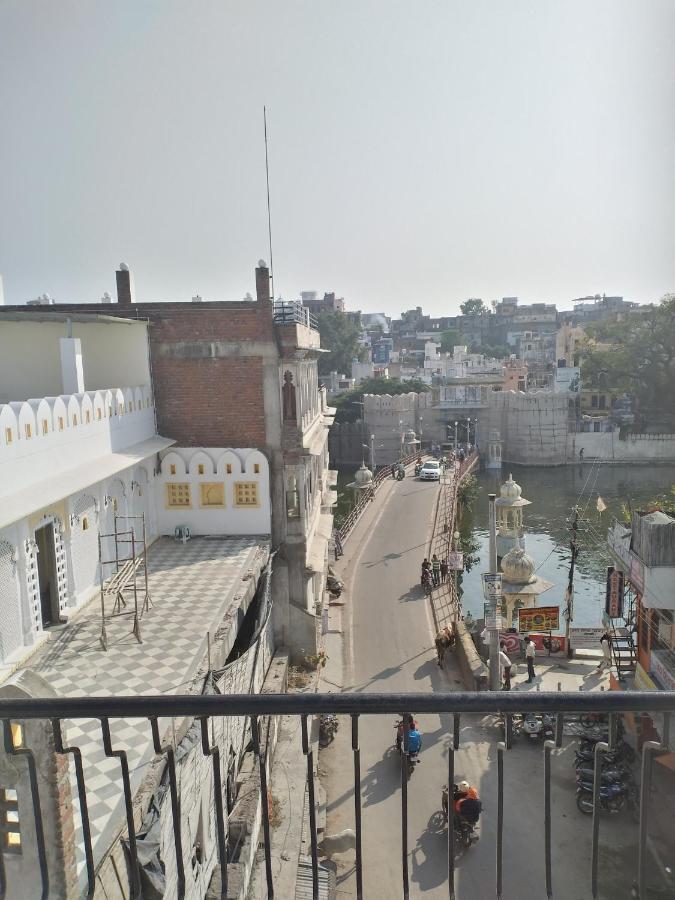 Boraj Haveli Guest House ウダイプル エクステリア 写真