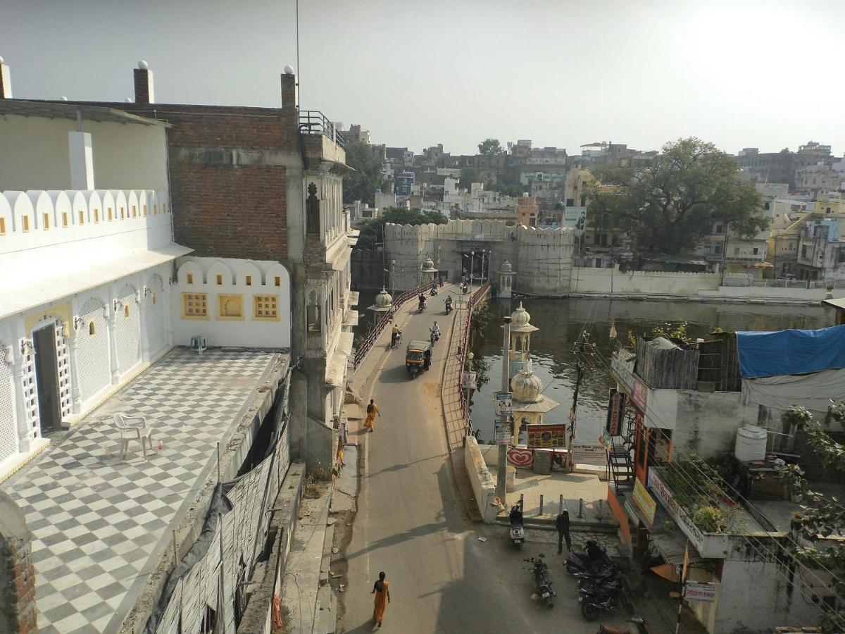 Boraj Haveli Guest House ウダイプル エクステリア 写真